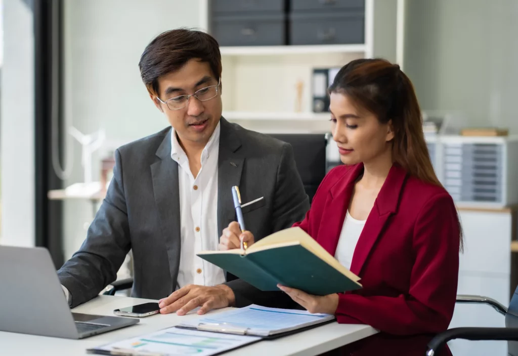 Equipe de prestadores de serviços com a contabilidade da Wetax